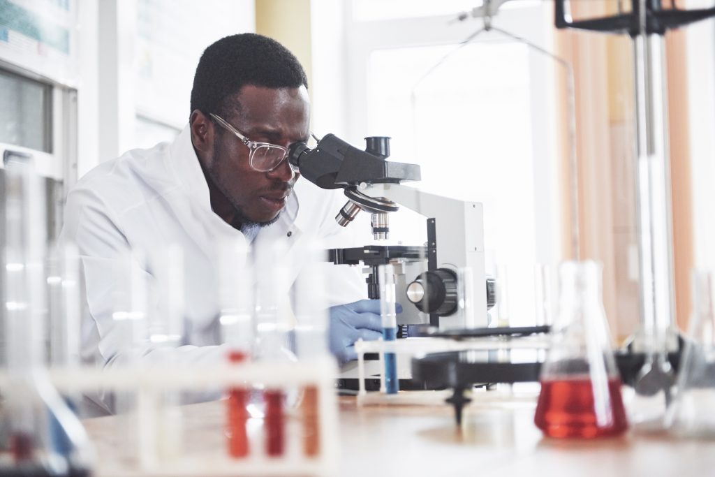 Des centres de vaccination sénégalais prêts à produire des vaccins contre le corona virus pour éliminer les pénuries en Afrique…